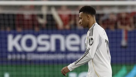 巴塞罗那连胜势头不减，奥尔莫破门费兰助攻，2-0领先西甲积分榜